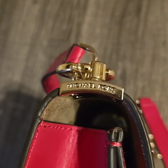 Micheal Kors Handbag - Picture 10 of 10